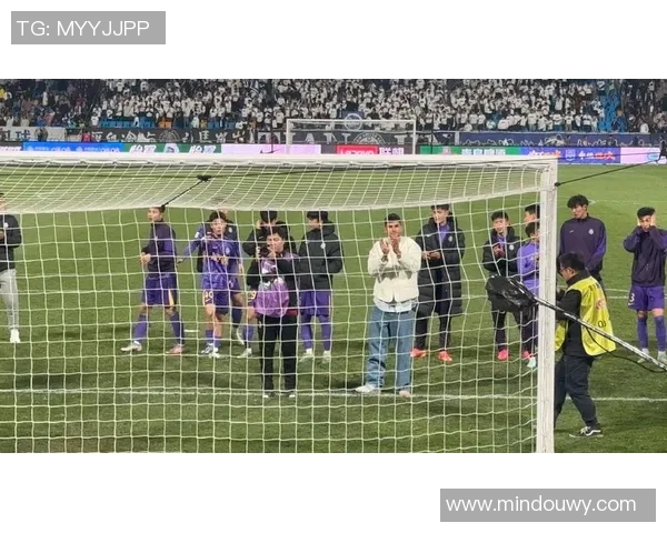 足球球星因伤缺席重要赛事球迷惋惜 愿他早日康复重返赛场