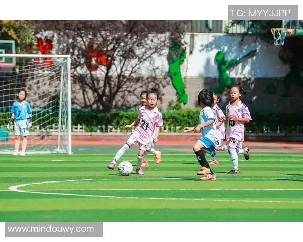 传奇足球巨星激战再起全球名将齐聚一堂燃爆绿茵场