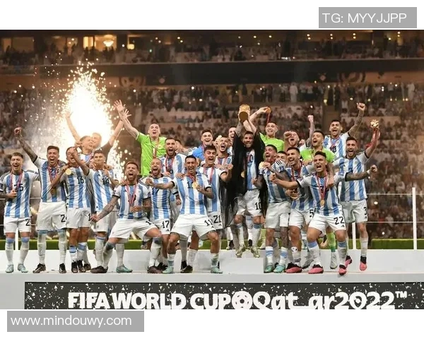 微笑足球星：从球场到生活的魅力传递与个人成长之路