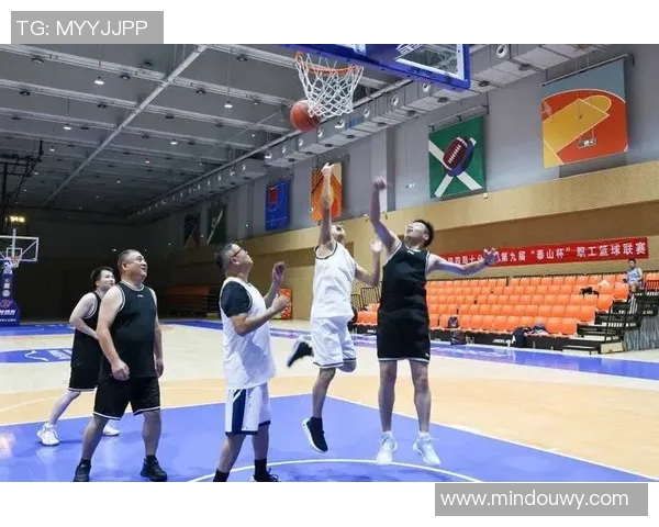 篮球与足球双星同框合影 展现跨界友谊与体育魅力